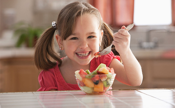 催吐的方法都有哪些？催吐的时候需要注意什么？[图]