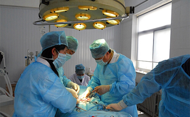 肋骨骨裂了该怎么办？肋骨骨裂怎么样处理更好？[图]