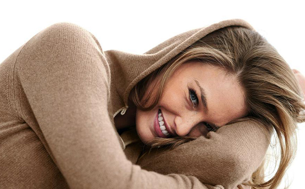 女性为什么会患上卵巢癌？患上卵巢癌都有哪些症状？[图]