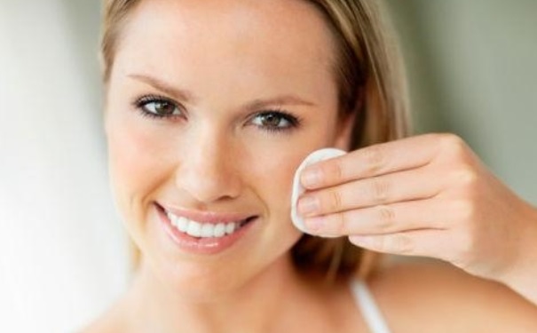 不同肤质怎么卸妆？重点部位该怎么卸妆？(1)