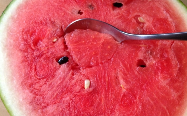 夏天吃什么水果可以降火？夏天上火吃什么能降火？(1)