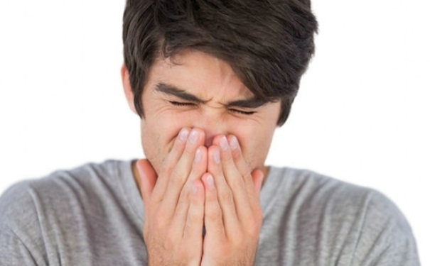 得了过敏性鼻炎怎么办？治疗鼻炎有什么偏方？[图]