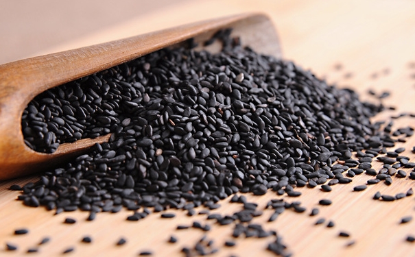 女性经常便秘吃哪些食物好？可以缓解便秘的食物有哪些