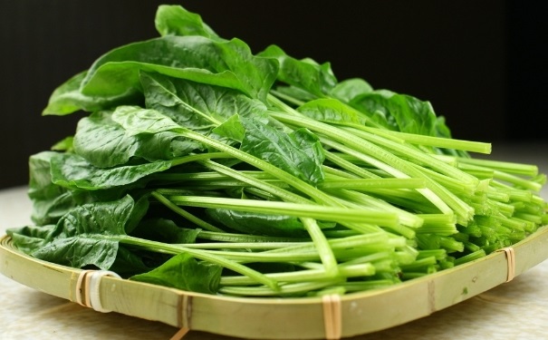 菠菜的功效有哪些？菠菜有什么营养价值(1)