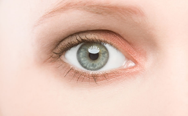 经常带美瞳会怎样？经常带美瞳对眼睛有什么危害？[图]