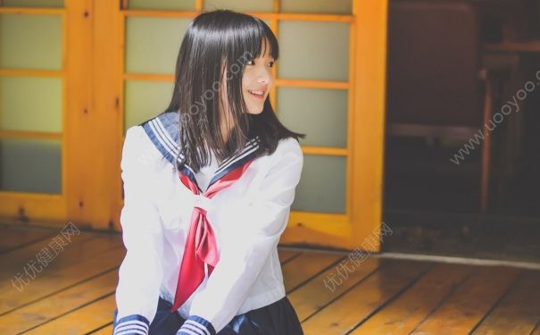 12岁女孩第一次会不会疼？12岁女生第一次做爱疼不疼？(1)