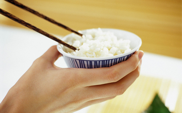 胆结石患者可以吃什么缓解？胆结石患者的饮食要注意什