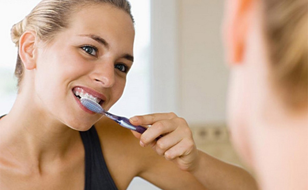 身体缺乏什么维生素会导致牙龈出血？导致牙龈出血的原