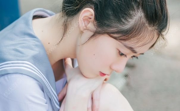 14岁女生能用爽肤水吗？14岁女生用爽肤水好不好？(1)