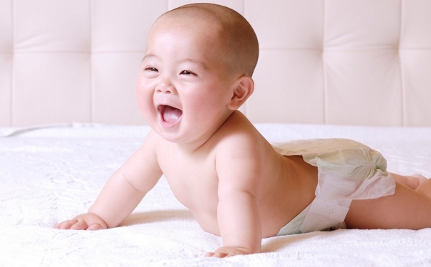 新生儿屁股新生儿屁股红的原因红怎么回事？新生儿红臀