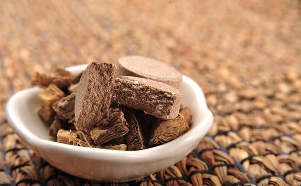 慢性肾炎的推荐用药是什么？黄葵胶囊都有哪些作用和功