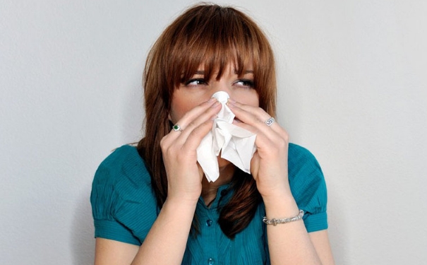 慢性鼻炎和鼻窦炎区别有哪些？慢性鼻炎与鼻窦炎有何区