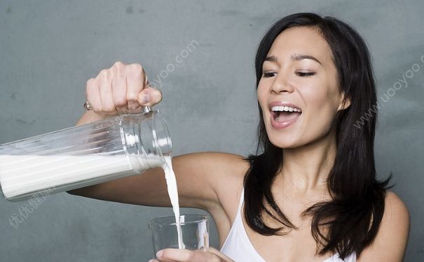 肠胃不适的人能不能喝牛奶？肠胃不好的人喝牛奶注意什么？(1)