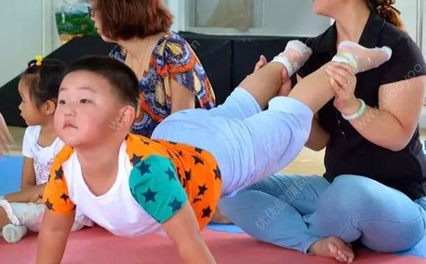 儿童做什么瑜伽动作有助于长高？儿童如何做瑜伽帮助增高？(1)
