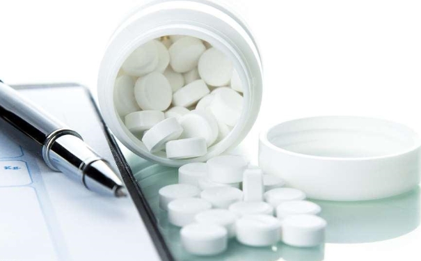 喉癌的早期症状都有哪些？吸烟的人的哪些症状可能是喉