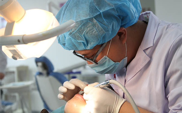 口腔溃疡怎么治不会反复出现？治疗口腔溃疡最有效的方