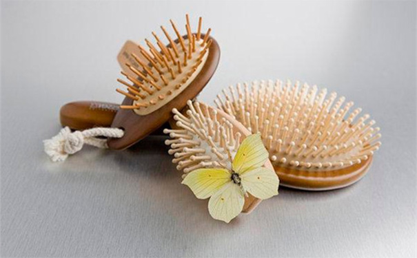 女性该怎么样治疗脱发？淘米水洗头治疗女性脱发真有用