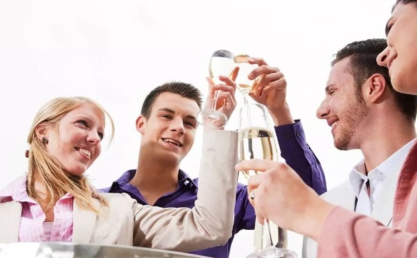 经常醉酒有哪些危害？吃什么可以解酒？(1)
