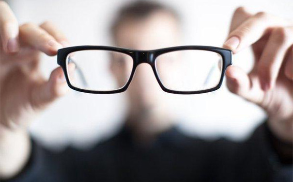 病理性近视需要注意什么？高度近视一定是病理性近视吗