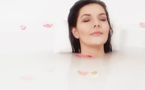 女人不能在什么时候洗澡？女性健康养生常识有哪些？(1)