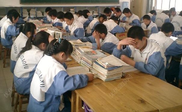 13岁冬天上课脚冰凉怎么回事？13岁冬天上课脚冷怎么办？(1)