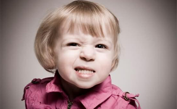 睡觉的时候磨牙是怎么回事？磨牙到底是什么原因导致的