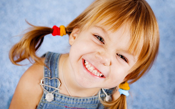 乳牙龋坏有什么特点？乳牙龋坏该如何预防和治疗？[图]