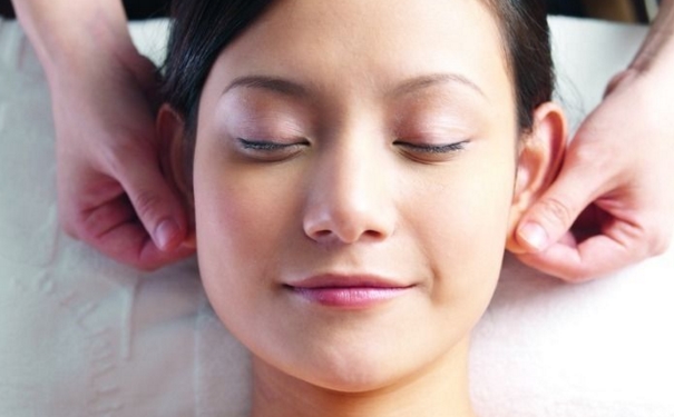 耳鸣按摩哪个部位？耳鸣按摩方法有哪些？[图]