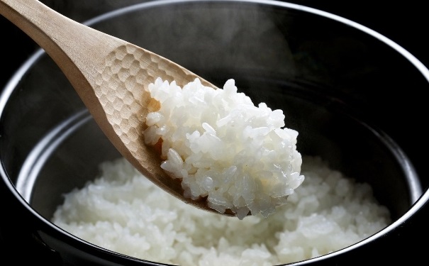 米饭怎么煮好吃？白米饭可以用热水煮吗？(1)