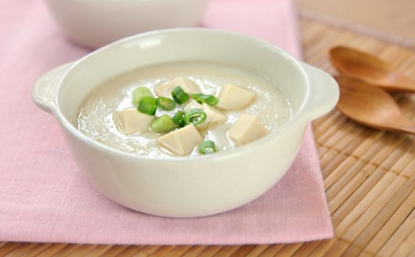 一岁宝宝该吃什么菜？一岁宝宝饮食食谱(1)