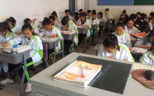 12岁冬天上课脚冰凉怎么回事？12岁冬天上课脚冷怎么办