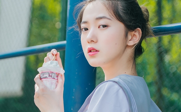 眼皮跳热敷还是冷敷？眼皮跳热敷有没有效果？[图]