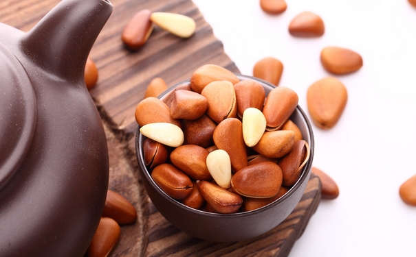 哪些人不能吃松子？吃松子要注意什么？(1)