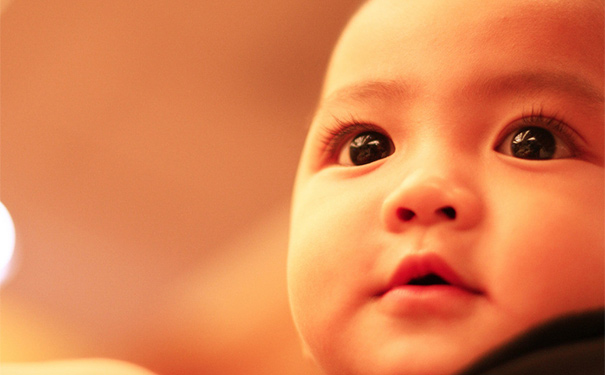 什么叫做先天性肌性斜颈？先天性肌性斜颈怎么矫正？(1)