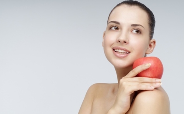 怎么保持牙齿洁白？吃哪些食物能拯救黄牙？[图]