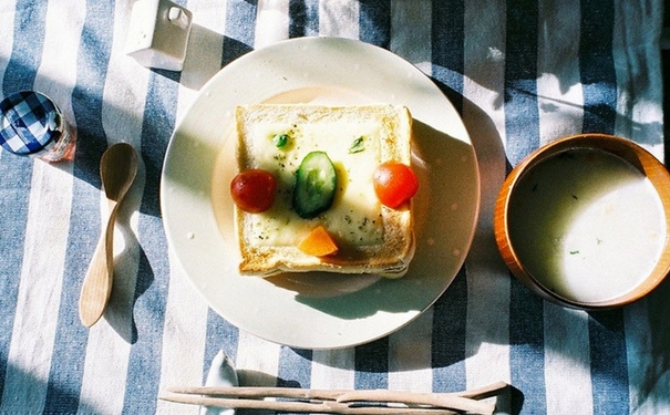 头发少吃什么食物好？吃哪些食物可以长头发？[图]