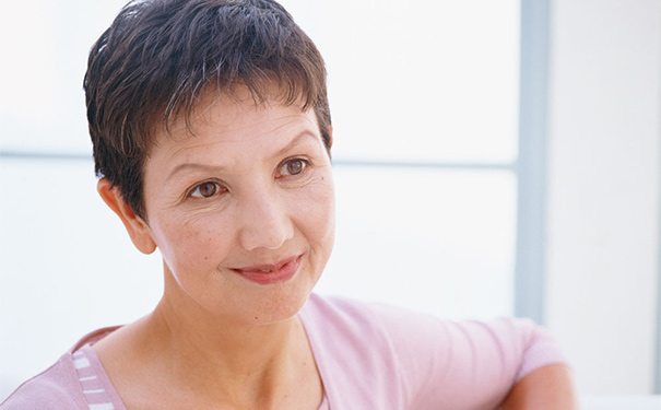 睡觉时口干舌燥是怎么回事？睡觉时口干舌燥如何防治？[