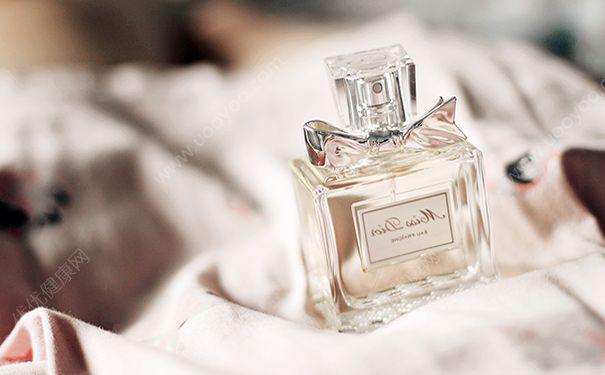 女生用香水好吗？女生用香水会不孕吗？(4)