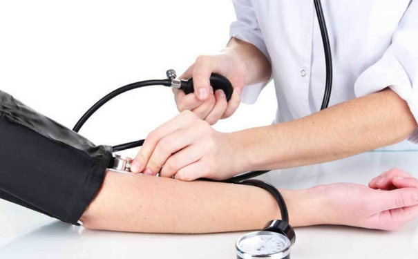 高血压容易引起哪些疾病？高血压会引起什么病？[图]