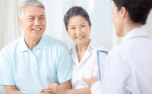 化学性烧伤分为哪几种情况？化学性烧伤的处理原则是什