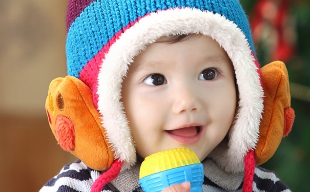 小孩冬天手凉是什么原因？冬天小孩手凉怎么回事？(1)