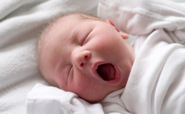 宝宝拉肚子屁股红痛怎么办？宝宝拉肚子肛门红肿怎么办