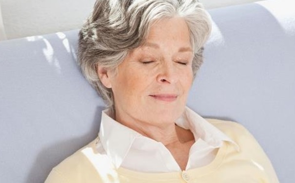 怎样提高老年人的睡眠质量？老年人睡眠应该注意些什么？(1)