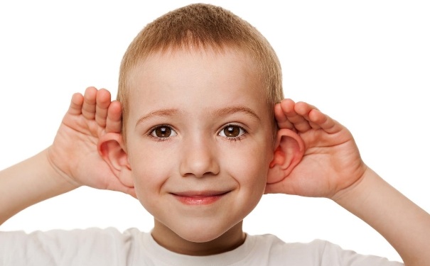 为什么吃东西的时候耳朵会响？吃东西耳朵响是怎么回事