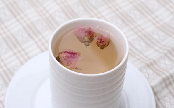 女性喝玫瑰花茶有什么好处？玫瑰花茶对女性有什么好处？(1)