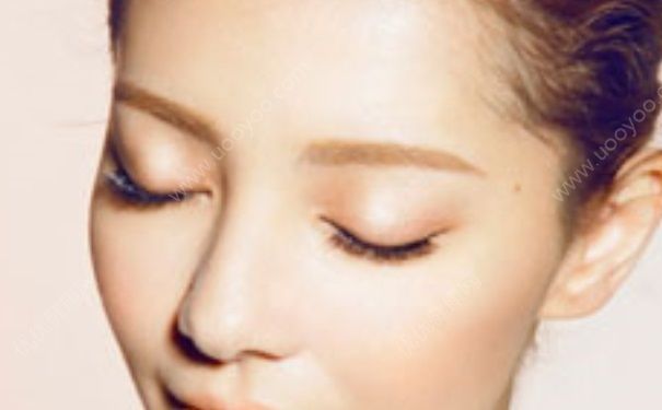 眉毛上长痘痘是什么原因？眉毛上长痘痘怎么治？(1)