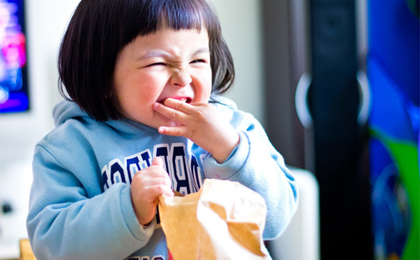 总是得口腔溃疡是怎么回事？口腔溃疡常找你的原因[图]