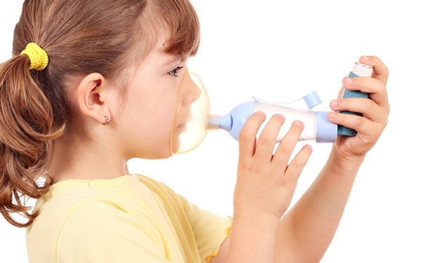 半夜咳嗽胸闷呼吸困难 夜晚咳嗽胸闷呼吸困难怎么回