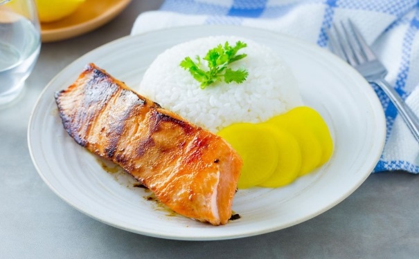 脱发要吃什么食物？预防脱发该吃什么？(1)
