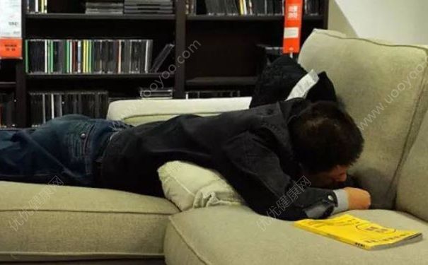 发现脸都睡扁了，睡觉会把脸睡扁吗？(3)
